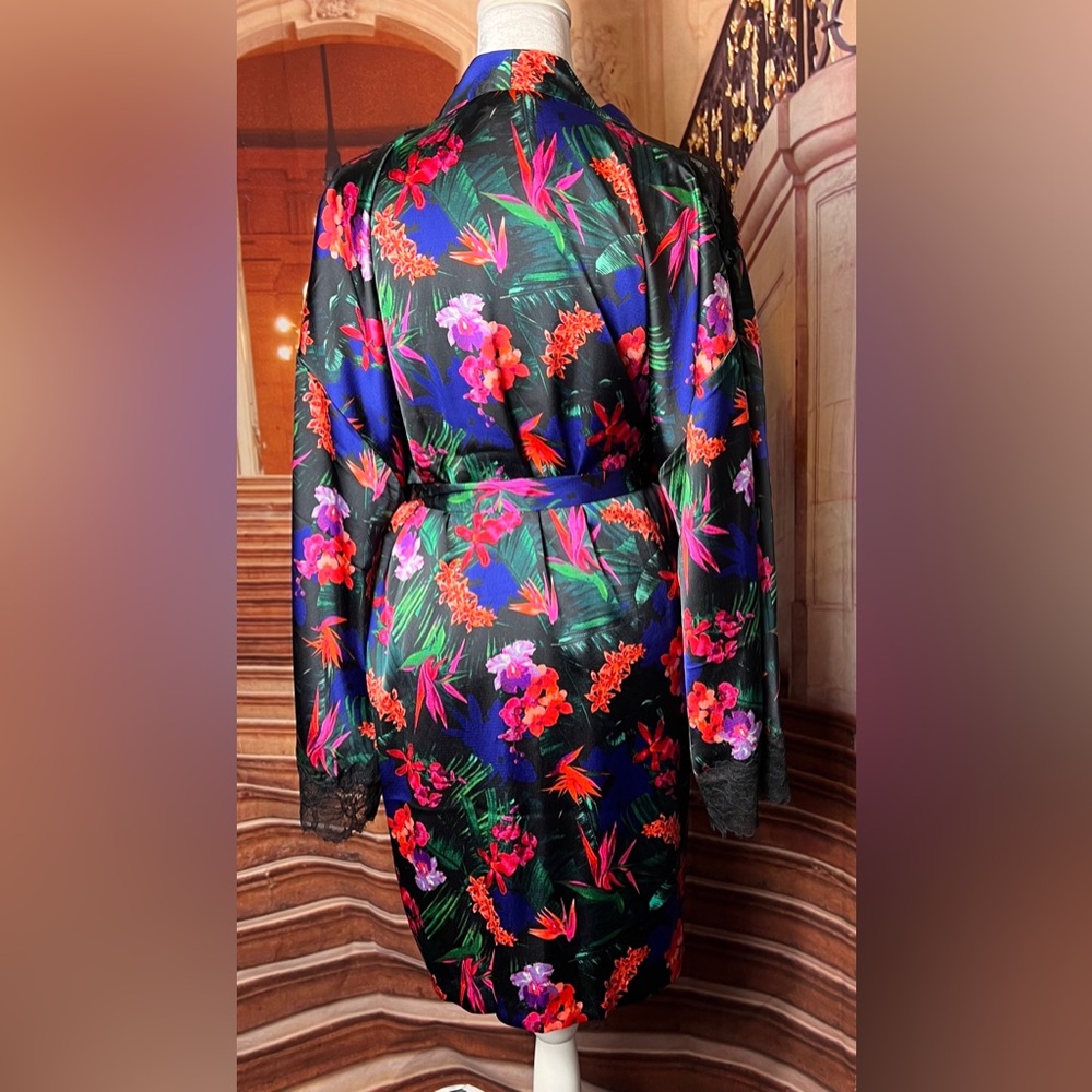 NWT Victoria's Secret Moonlight Tropic Multicolor Floral Satin lace Robe belted - Picture 11 of 11